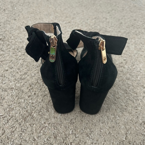 tommy hilfiger heels - Picture 4 of 6